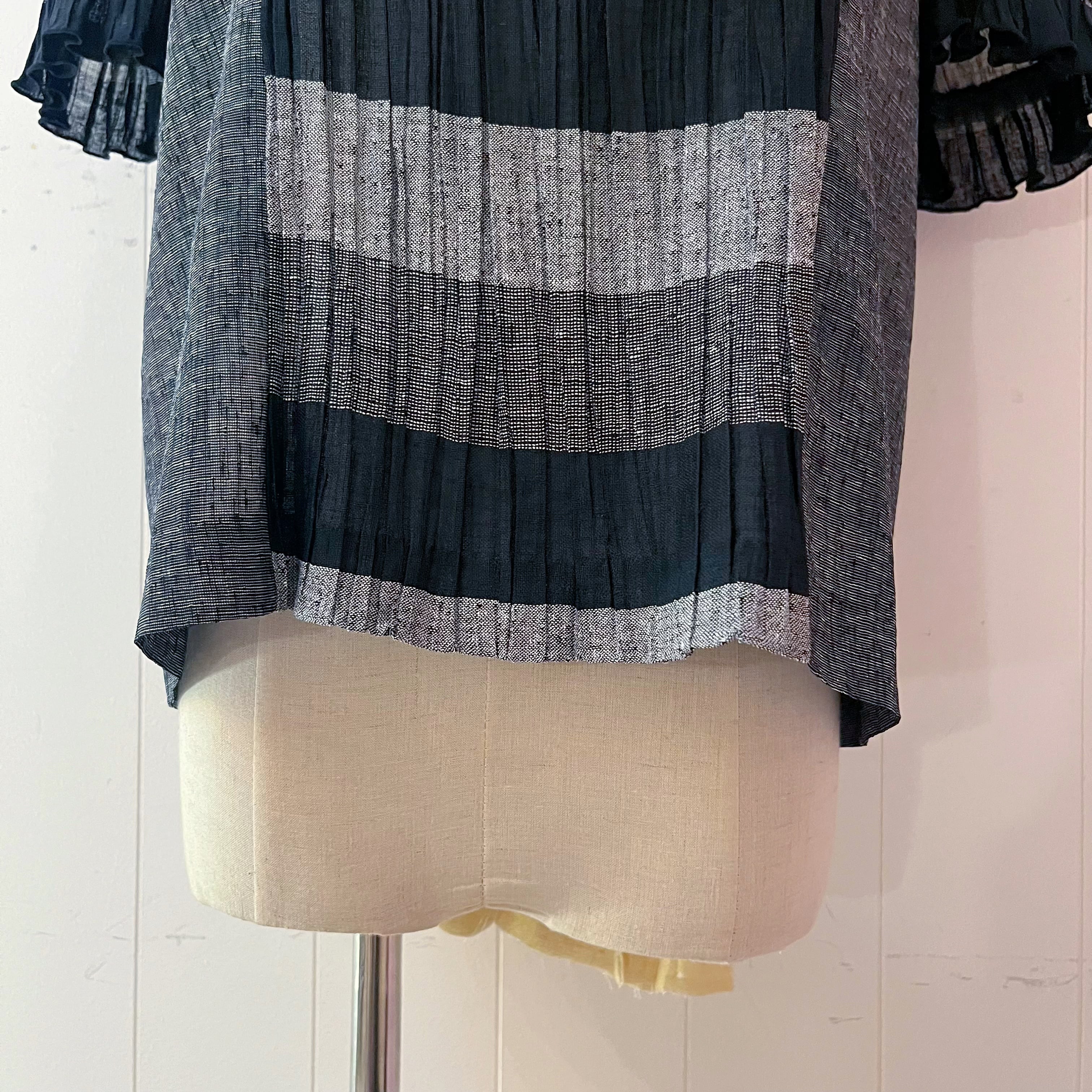 pleats collar monotone blouse