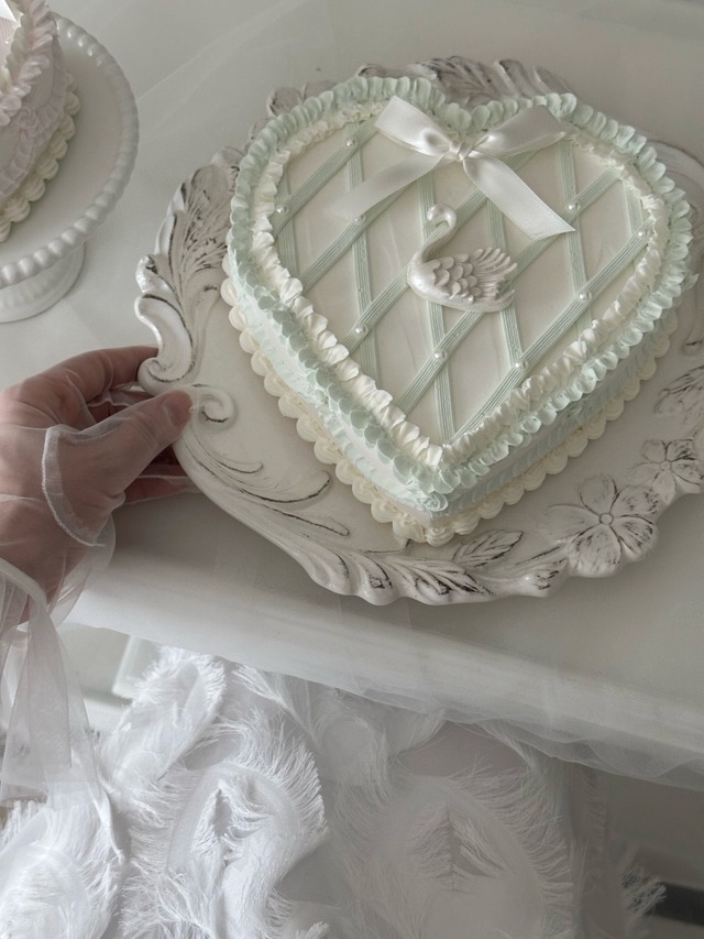 Swan Cake Sサイズ(9月30日まで期間限定販売)