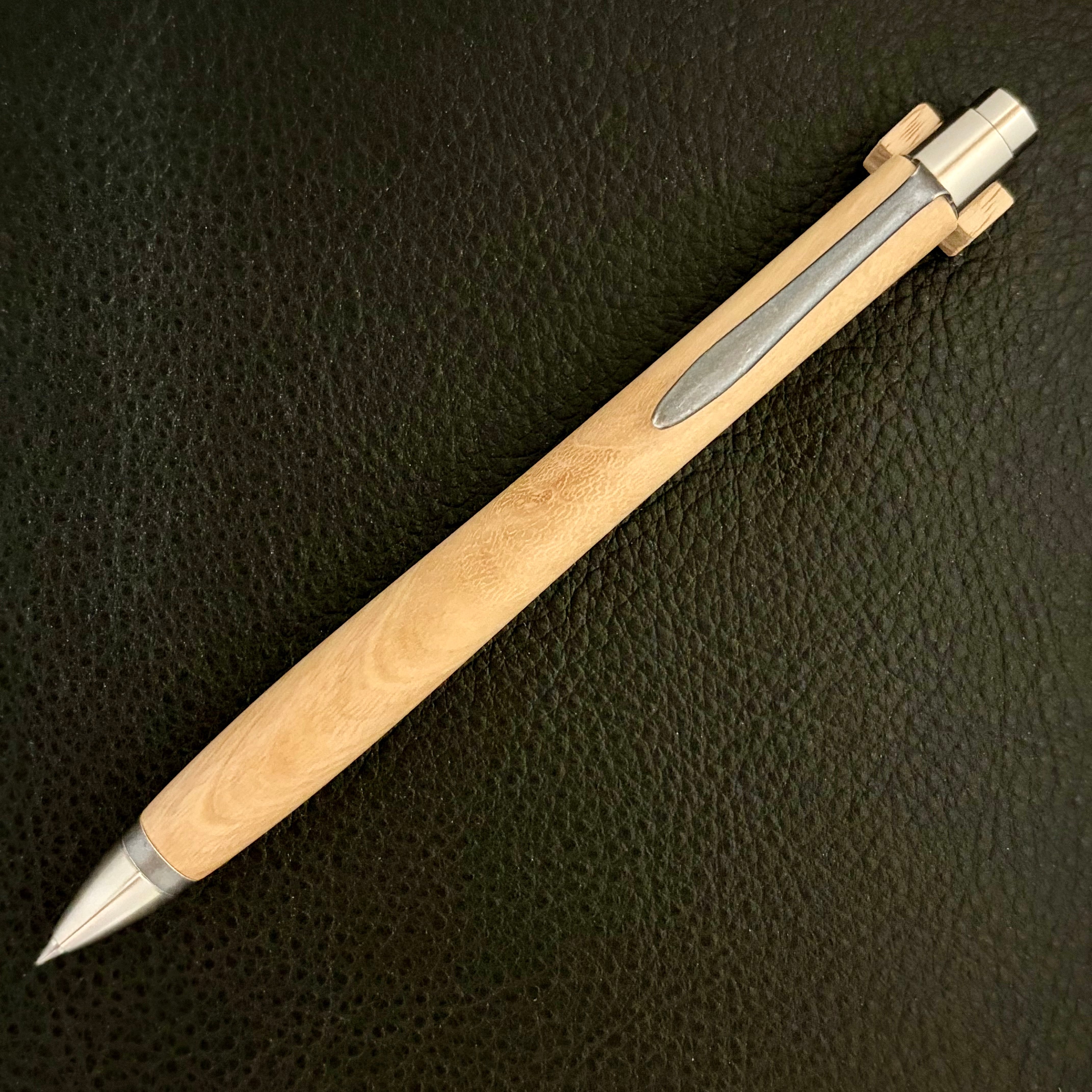 ★朱椿粋 クラストコードバン ボールペン 完売品 美品★ 匠衆・朱椿粋