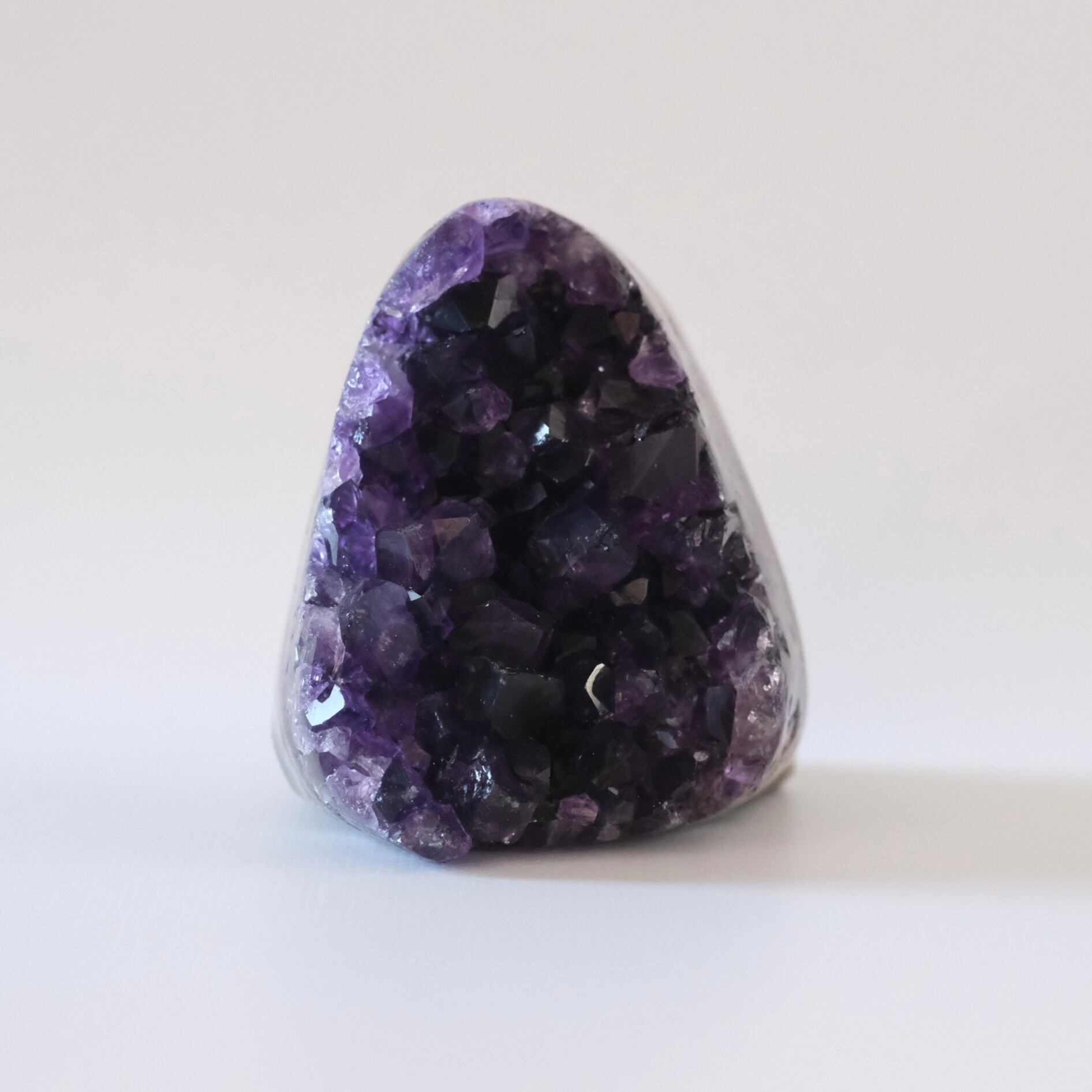 アメジストのジオード（ハーフポリッシュ）〇 紫水晶 | ふれる
