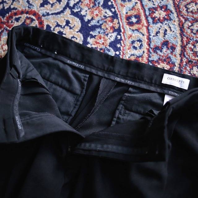 2-tuck tapered silhouette black wide slacks