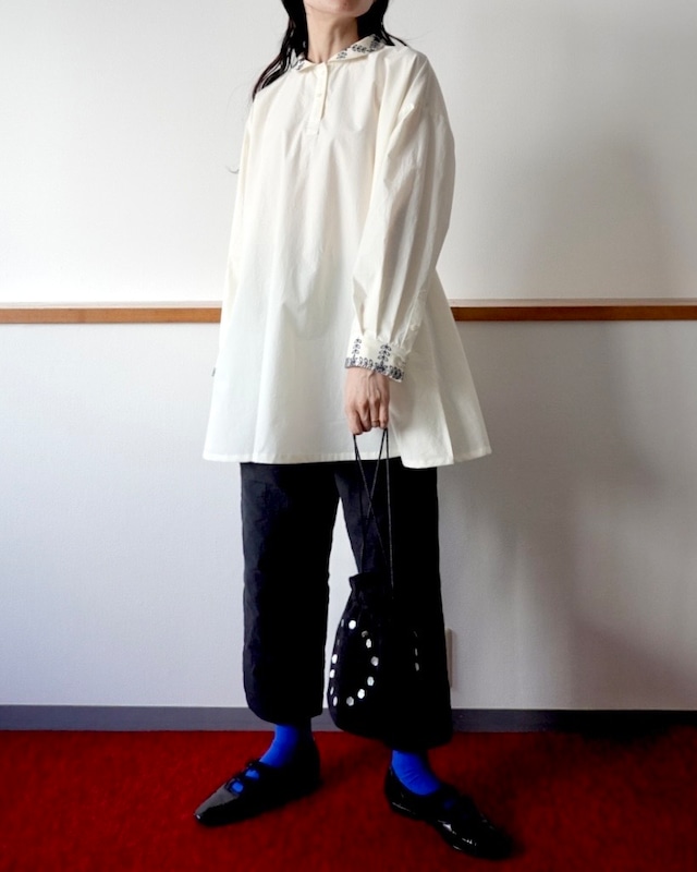 刺繍のシャツ