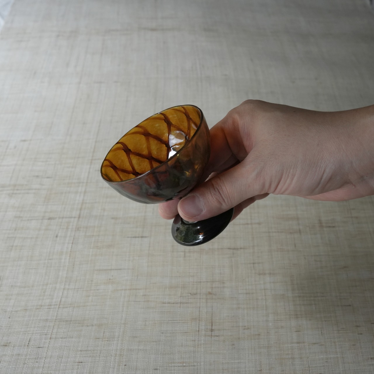 花岡央 | kou 脚付酒杯（ブラウンA）・画像4