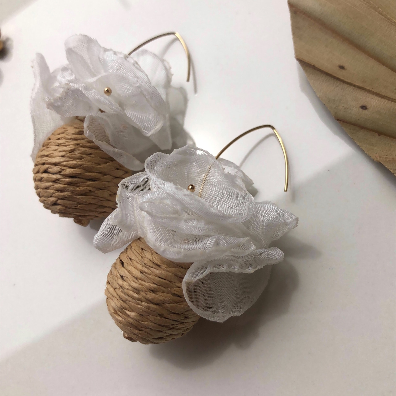 ロングフックの ラタンピアス