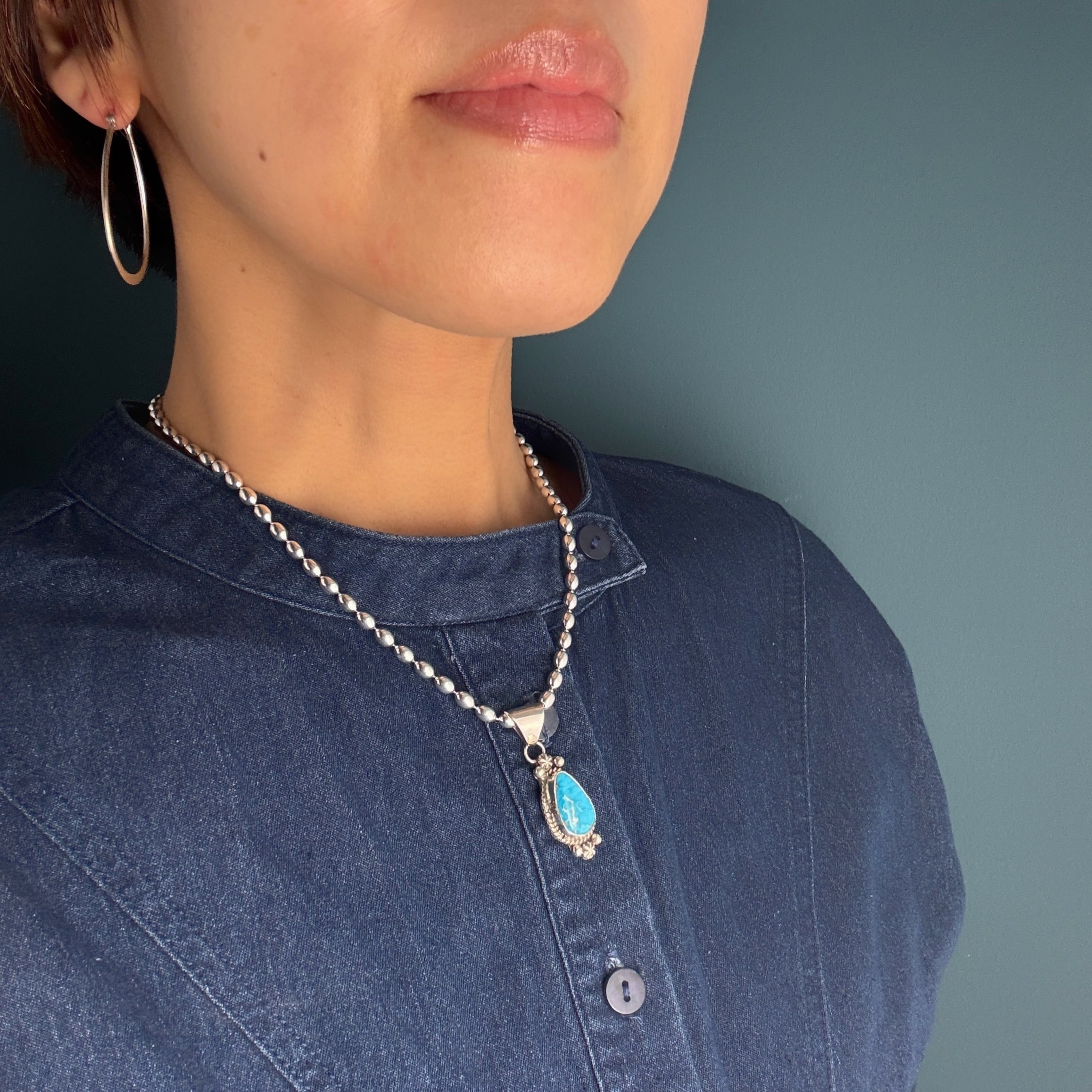 Indian Jewelry 》ROBERT MARTINEZ キングマン ターコイズ ペンダント