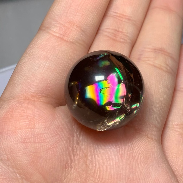 5.スモーキーアイリスクォーツスフィア