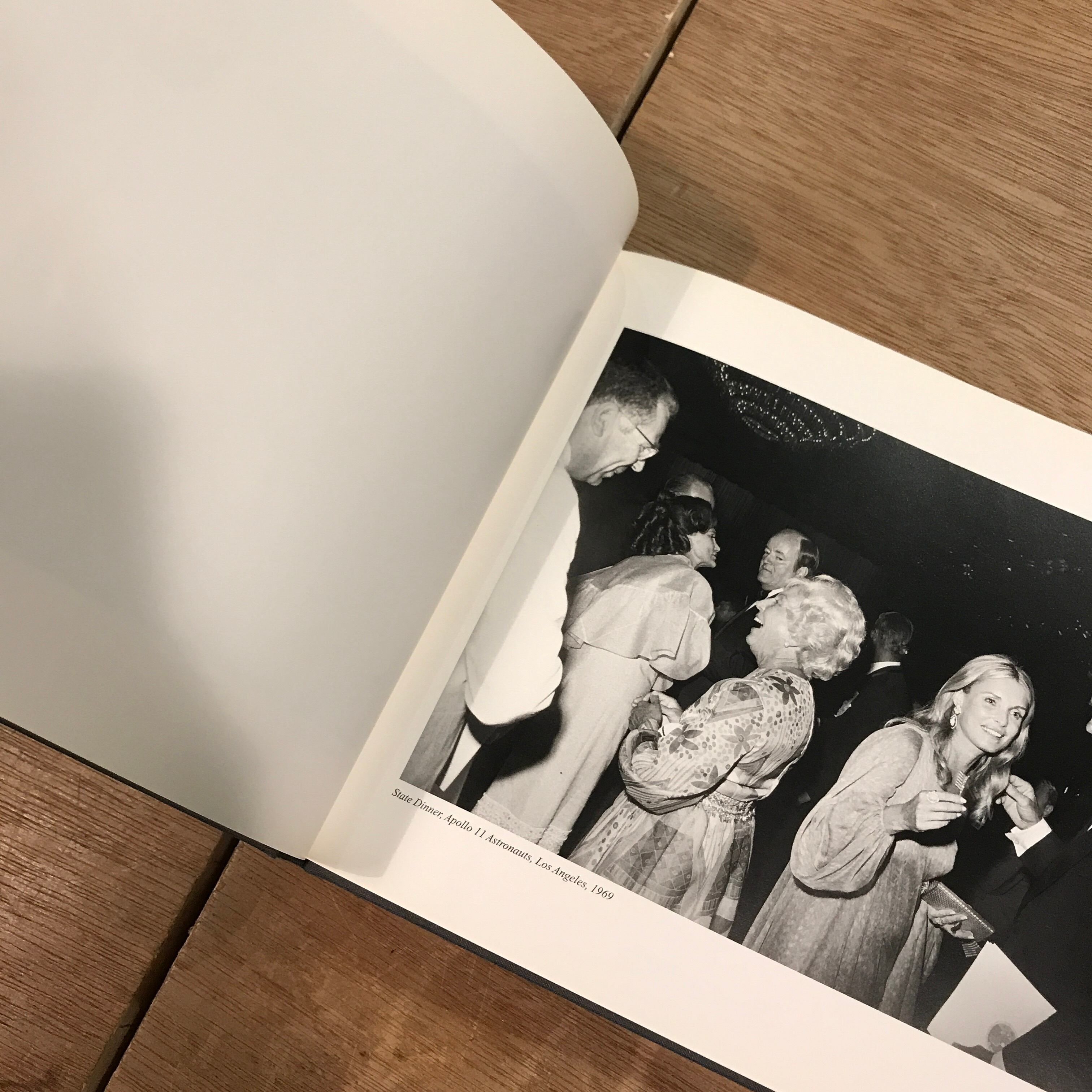Public Relations / Garry Winogrand | 百年