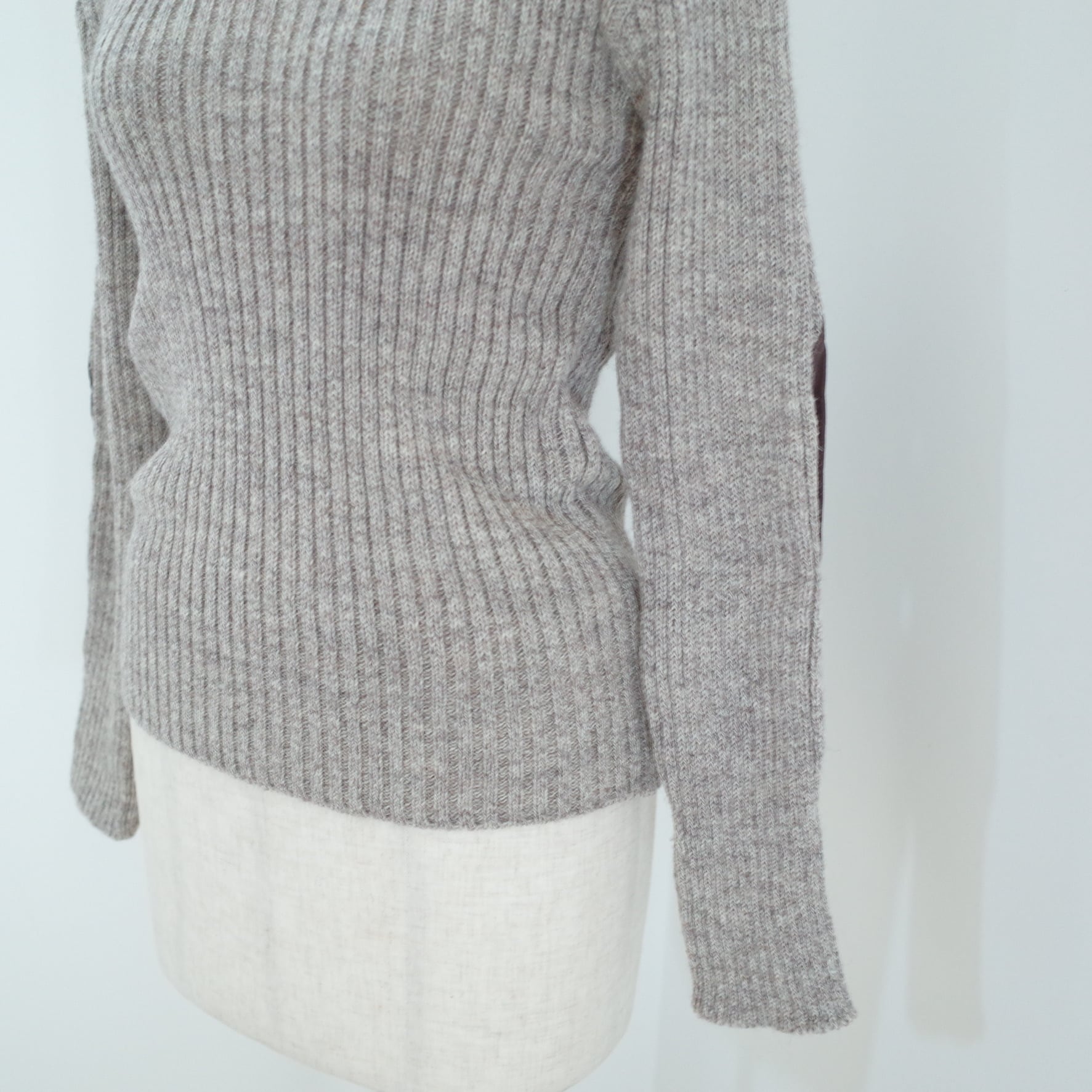 UK The Woolly Pully command sweater | port.
