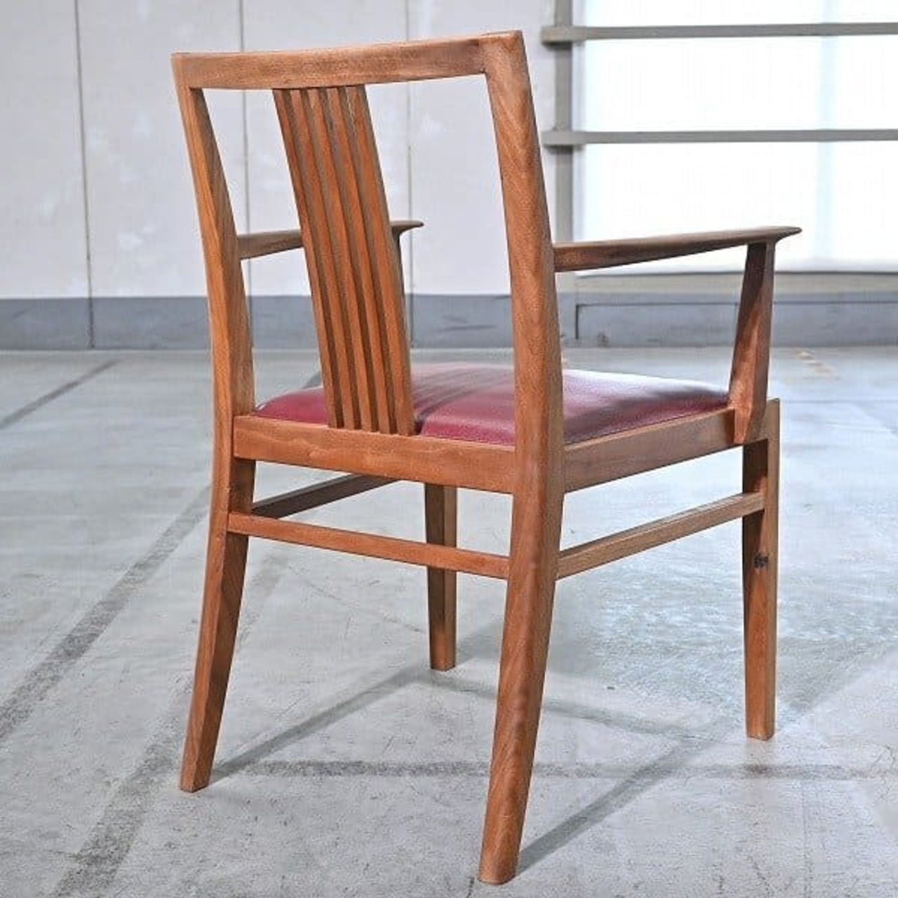 Time&Style 13万「Charlie/チャーリー」アームチェア D ウォールナット材 ビーズワックス仕上げ 本革 リビング タイムアンドスタイル【 中古家具/中古インテリア/USED家具ユーズド家具/リサイクル】