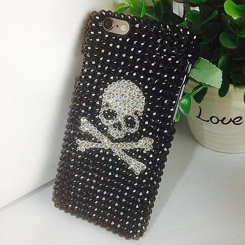 スカル iPhone17 Pro Maxケース ドクロ ラインストーン iPhone17 Proケース デコ キラキラ iPhone16 15Pro保護ケース ビジュー ゴシック iPhone14 13Pro Maxケース パンク ロック 高級感 派手 個性派 ユニセックス 黒 大人 クール