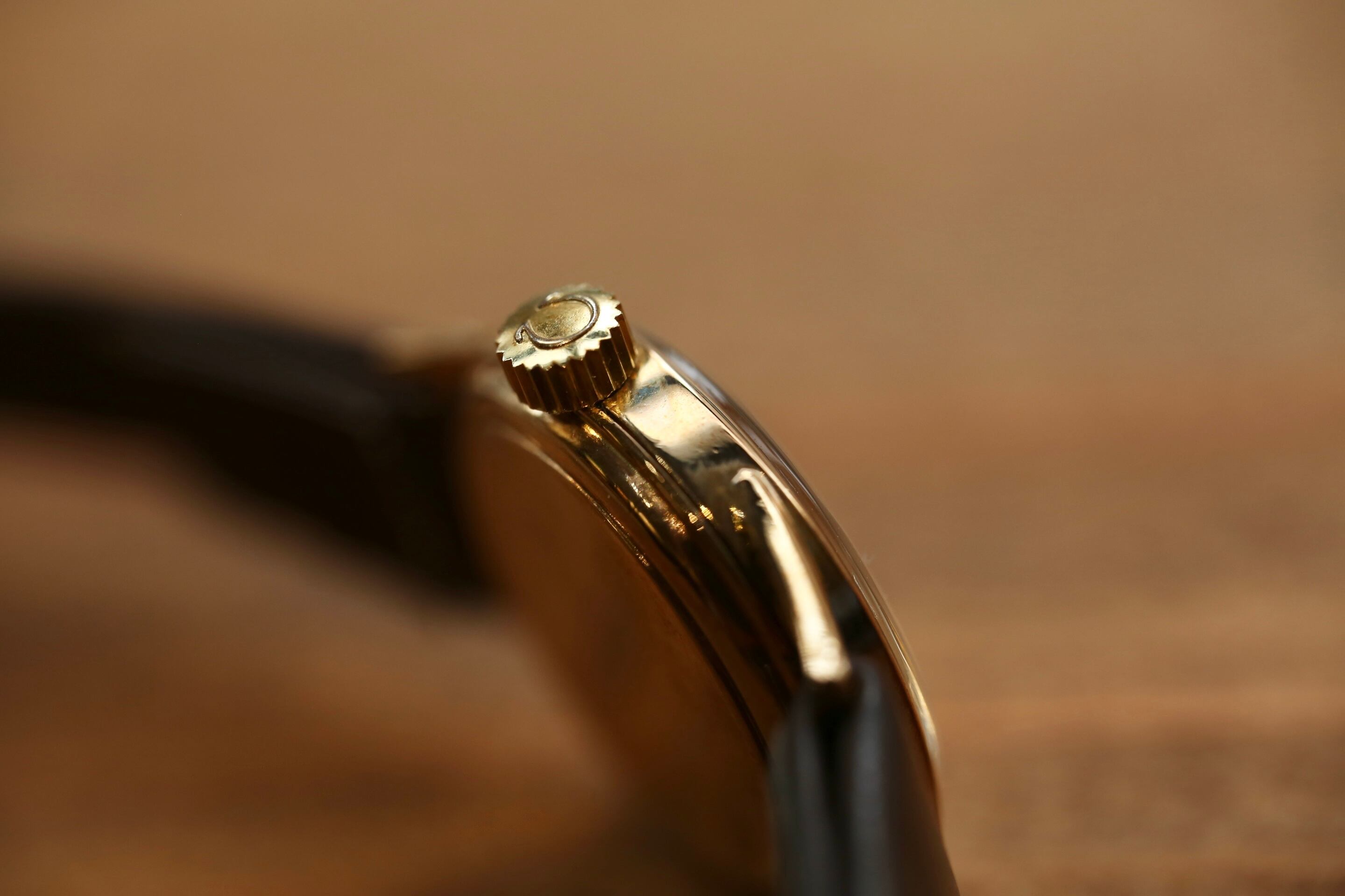 OMEGA】 1965 オメガ レディース2針 9金無垢 英国仕様 ホワイト