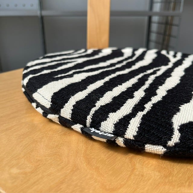 artek アルテック ゼブラシートクッション | ihana design(イハナ