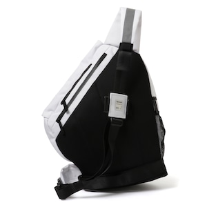 送料無料 【HIPANDA ハイパンダ】バックパック MULTI-POCKET ONE SHOULDER BACKPACK  / WHITE・BLACK