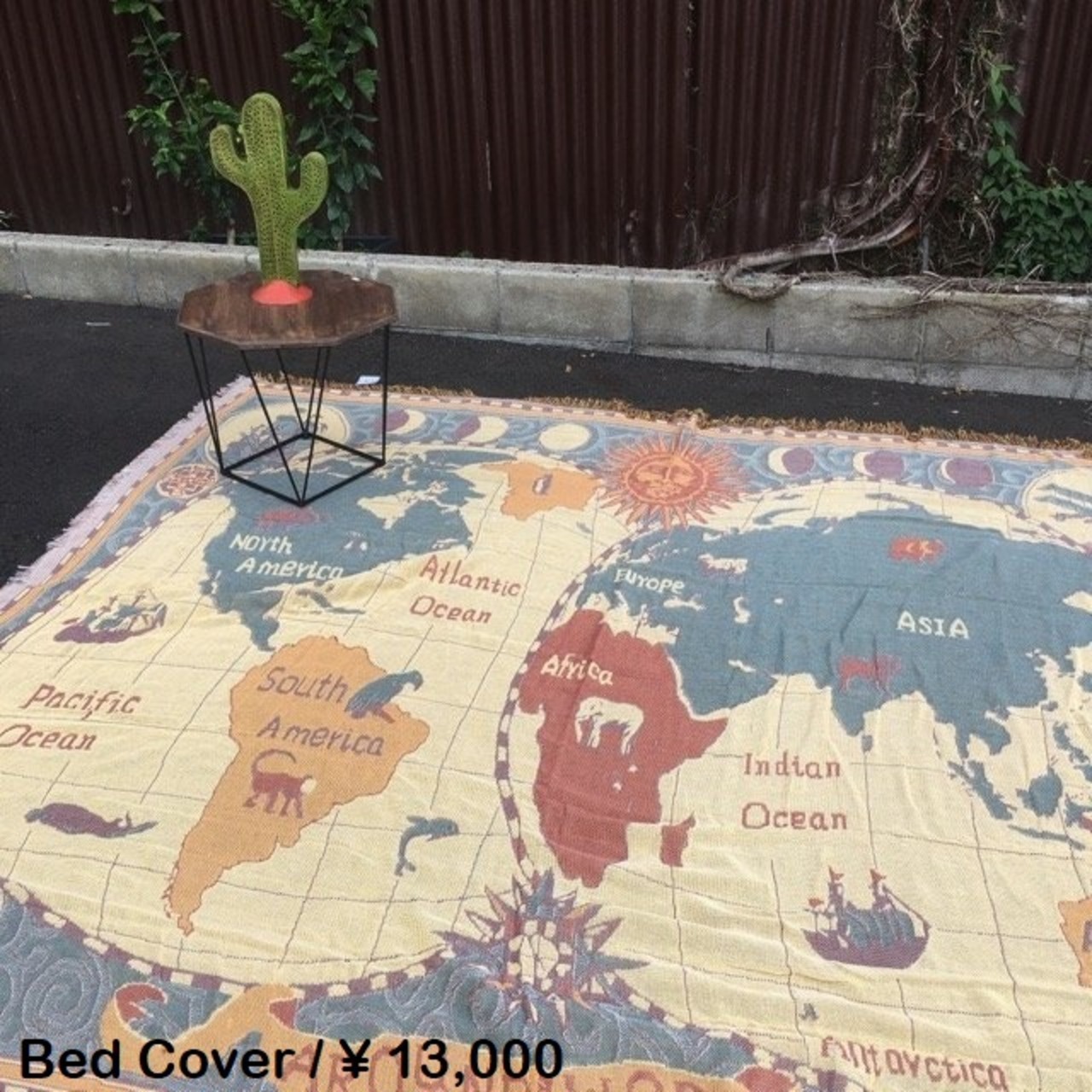 TOPANGA Homefurnishing　世界地図のスローケット　230×250cm