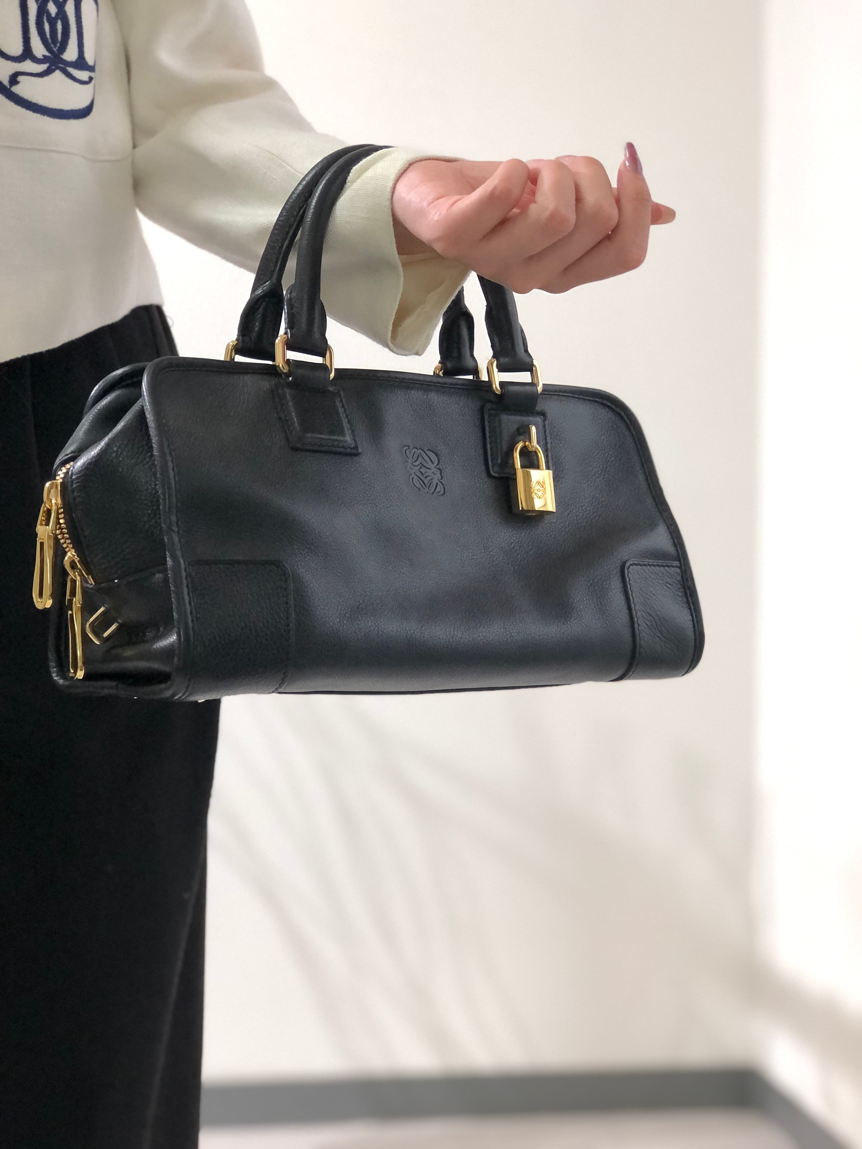 【美品】　LOEWE　ロエベ　アマソナ　ロゴ　オールドロエベ　レザー　ブラック