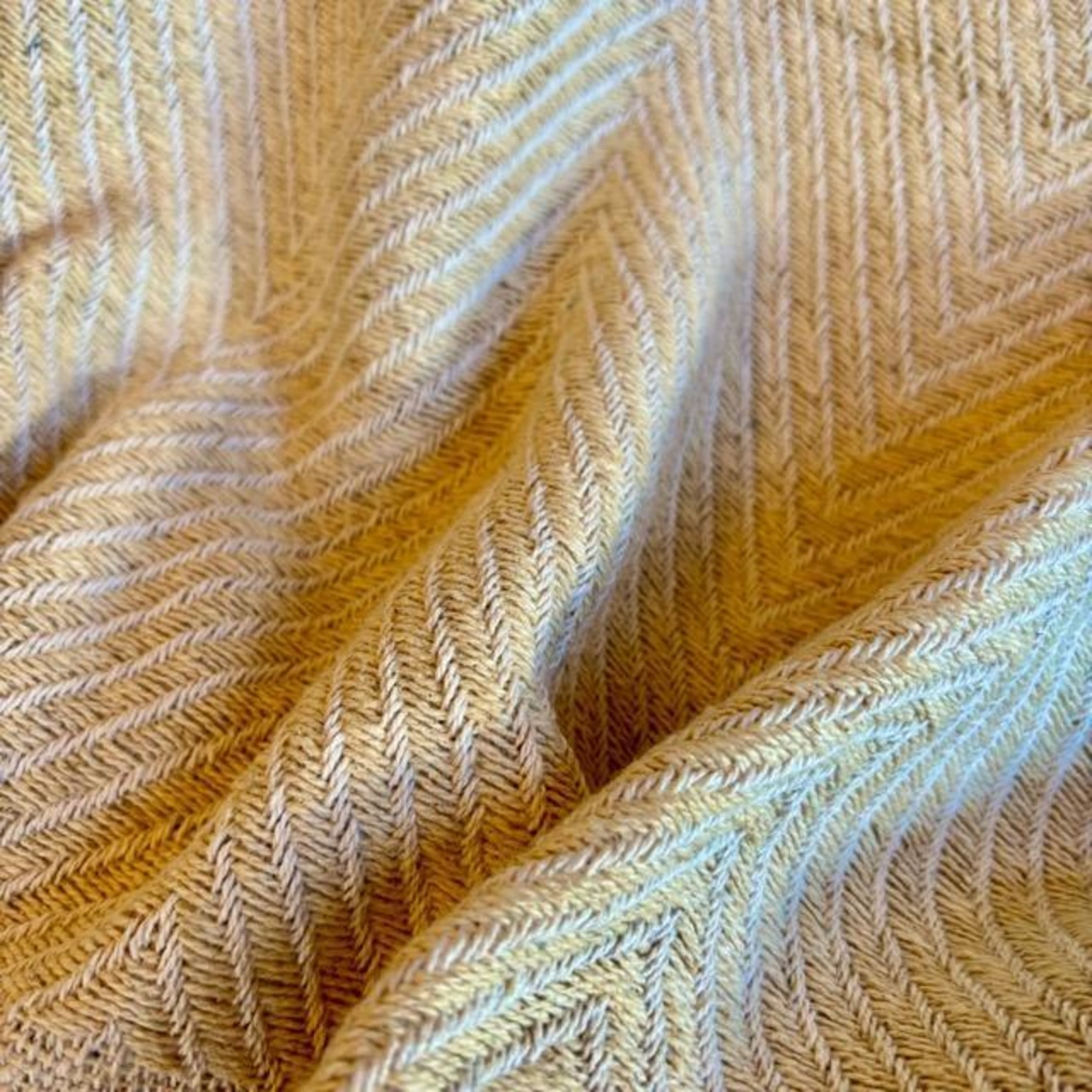 India Cotton Throwket Wave 140x200cm 5 colors available: Yellow, Olive, Blue, Natural, and Mocha