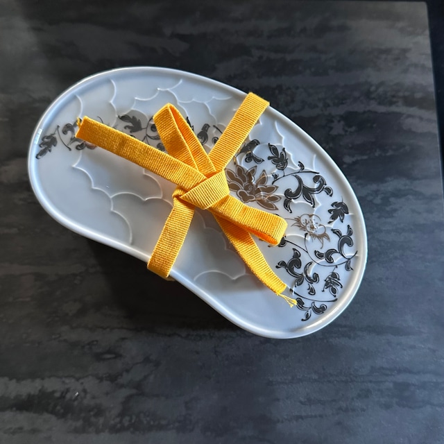 ＊mayuhako＊　白　流れ唐草