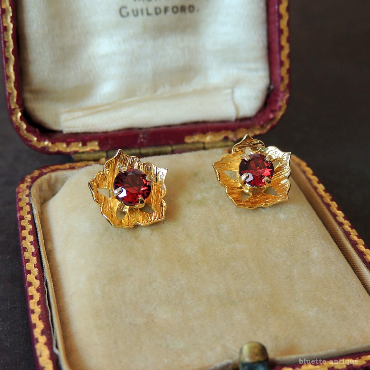 英国ヴィンテージジュエリー 9ctゴールド 天然ロードライトガーネット フラワーピアス (ソーティングメモ付)