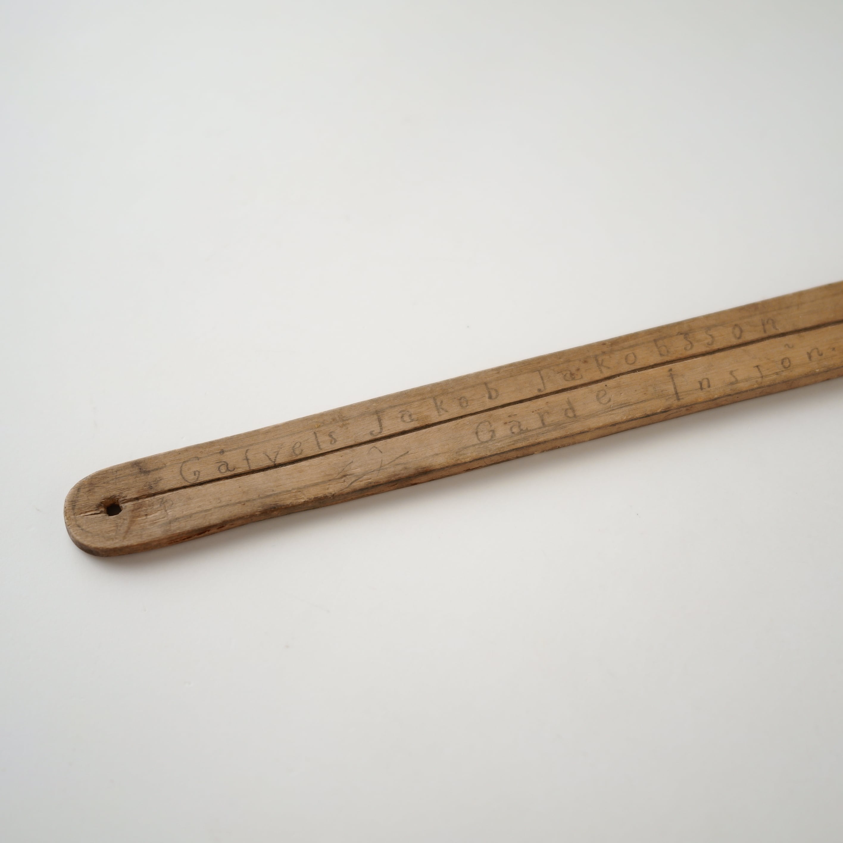 Gåfvels Jakob Jakobsson - Wooden Ownership Tag | troldhaugen