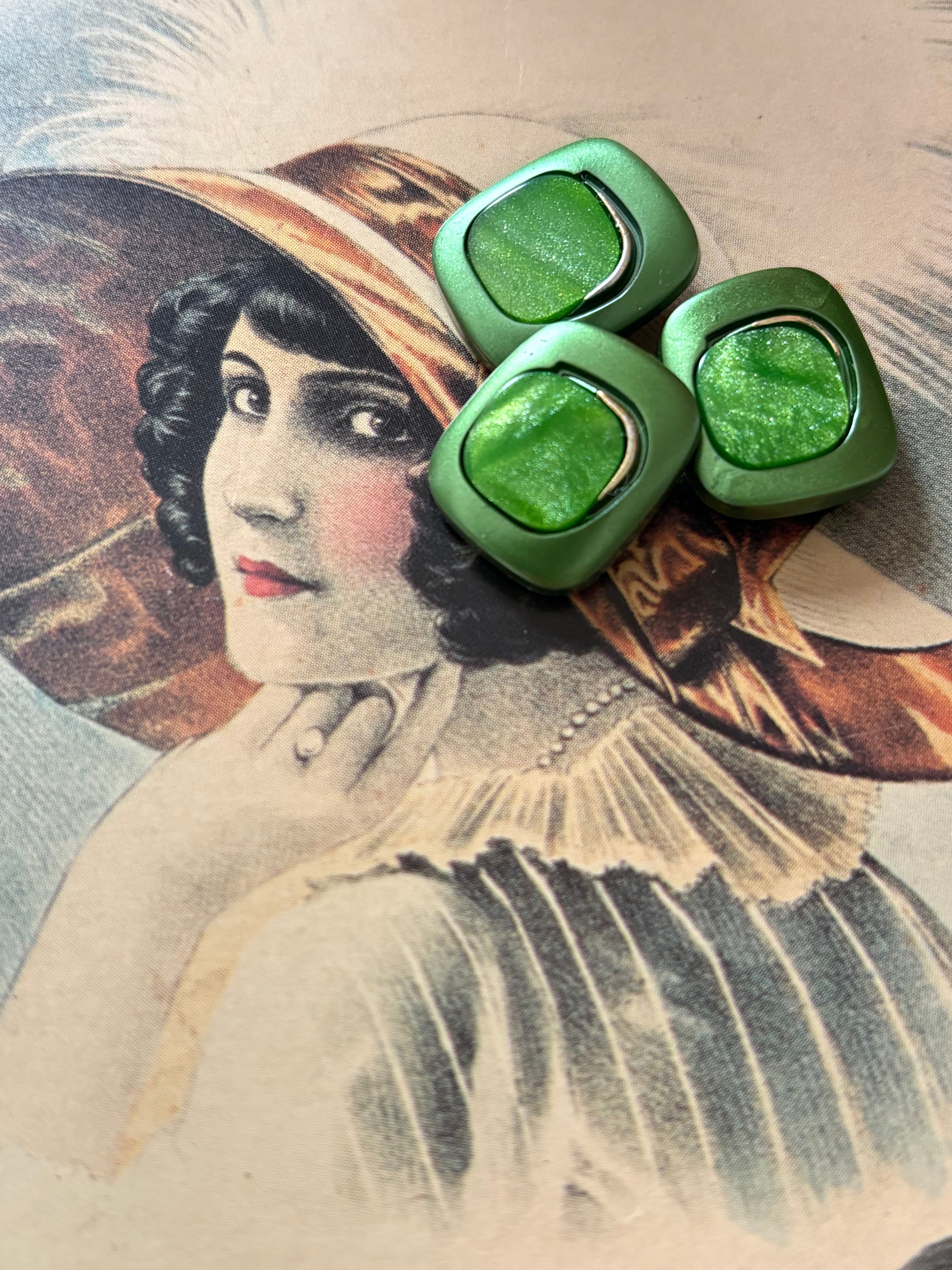 16mm×14mm Japanese ヴィンテージボタン カボション メタリックグリーン レトロ アクセサリーパーツ 装飾材 カルトナージュ