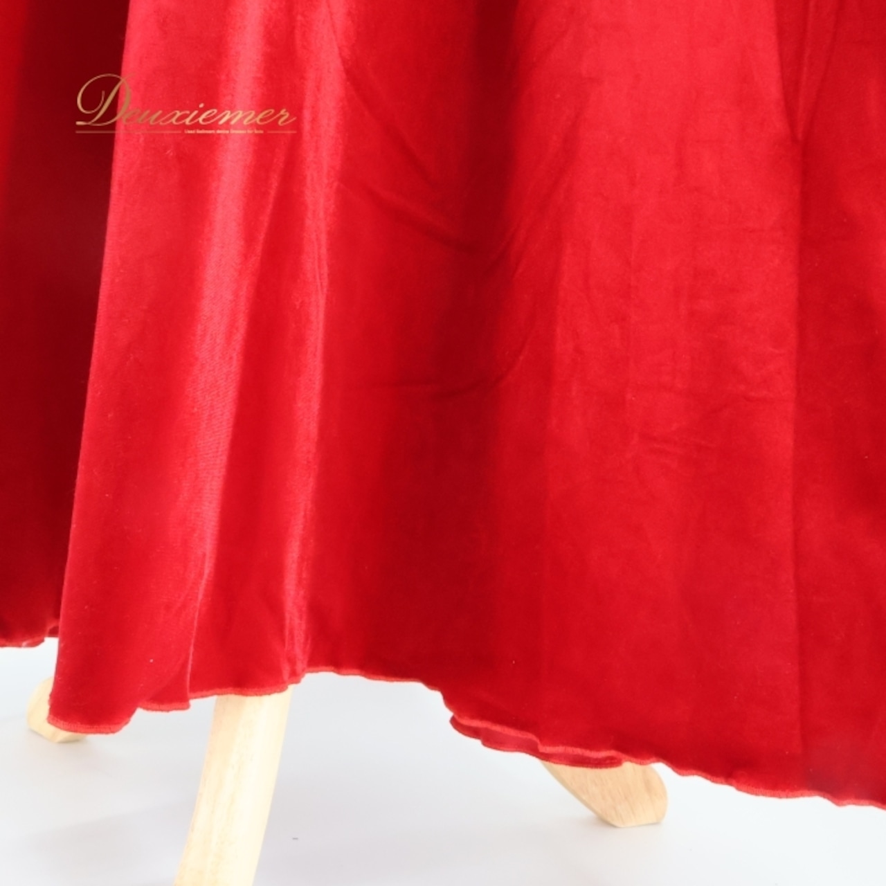 フラダンス 衣装 ワンピース ドレス エミカ レッド系 Emika ワンカラー ベロア レース タートルネック 無地 シンプル 上品 高級感 豪華 綺麗 大人 セクシー 華やか 鮮やか かわいい ハワイアン アロハ フラ ダンス レッスン 練習 レディース