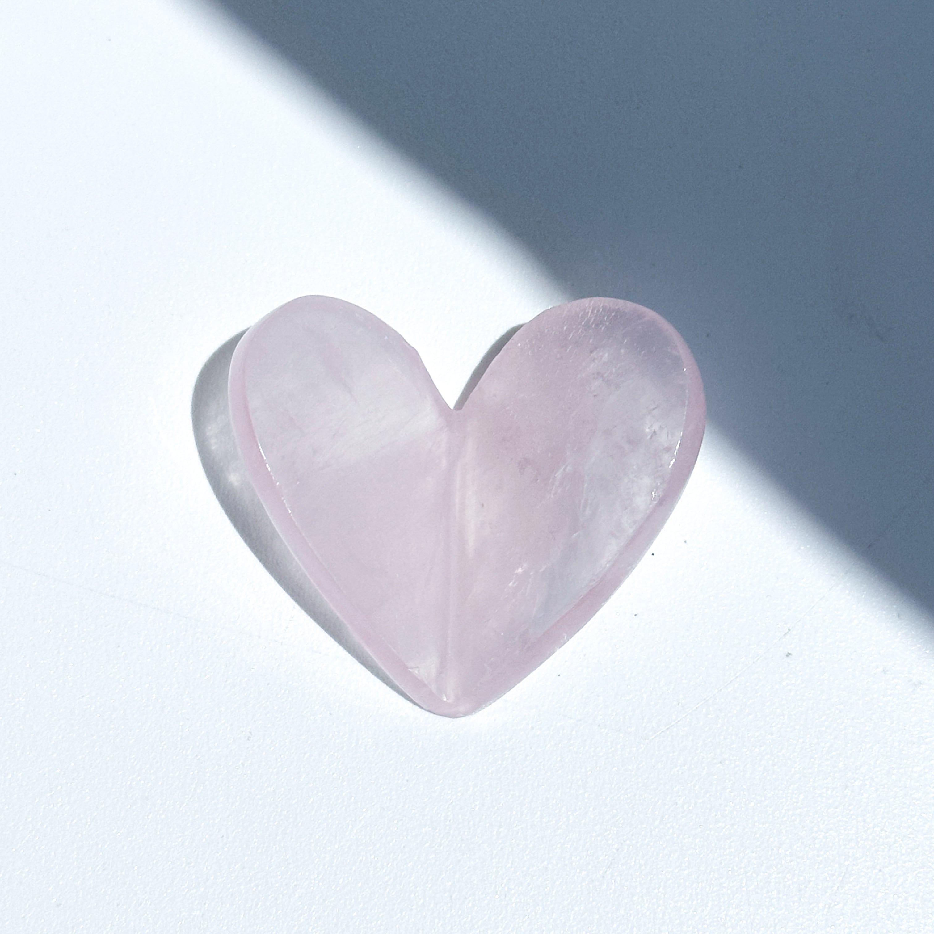 ローズクォーツ 3Dハート 01♡Rose Quartz heart ♡天然石・鉱物