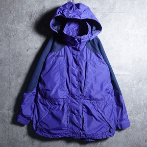 90s “Columbia” Gimmick Design Nylon Jacket