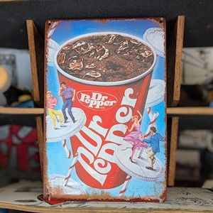 送料無料!ちょうどいいブリキ看板【 Dr.Pepper ( ドクター・ペッパー ) 】 METAL SIGN / メタルサイン / ブリキ看板 / サインボード / ビンテージ加工〚アメリカン雑貨 アメトイ〛
