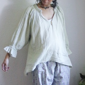 風を纏うブラウス　ila （D〜G)