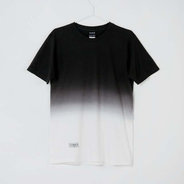 黒紋付染めTshirt 「黒暈 -くろぼかし（Black gradient）」１