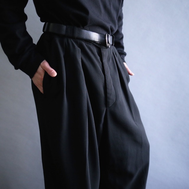 2-tuck tapered silhouette black wide wool slacks