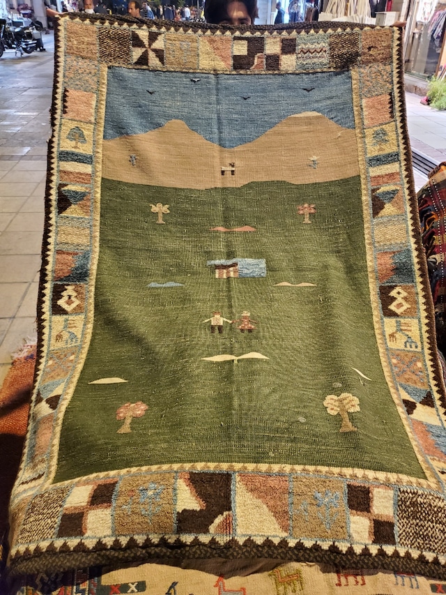 絨毯クエスト40【No.80】Kilim & Gabbeh ※現在、こちらの商品はイランに置いてあります。ご希望の方は先ずは在庫のご確認をお願いします。