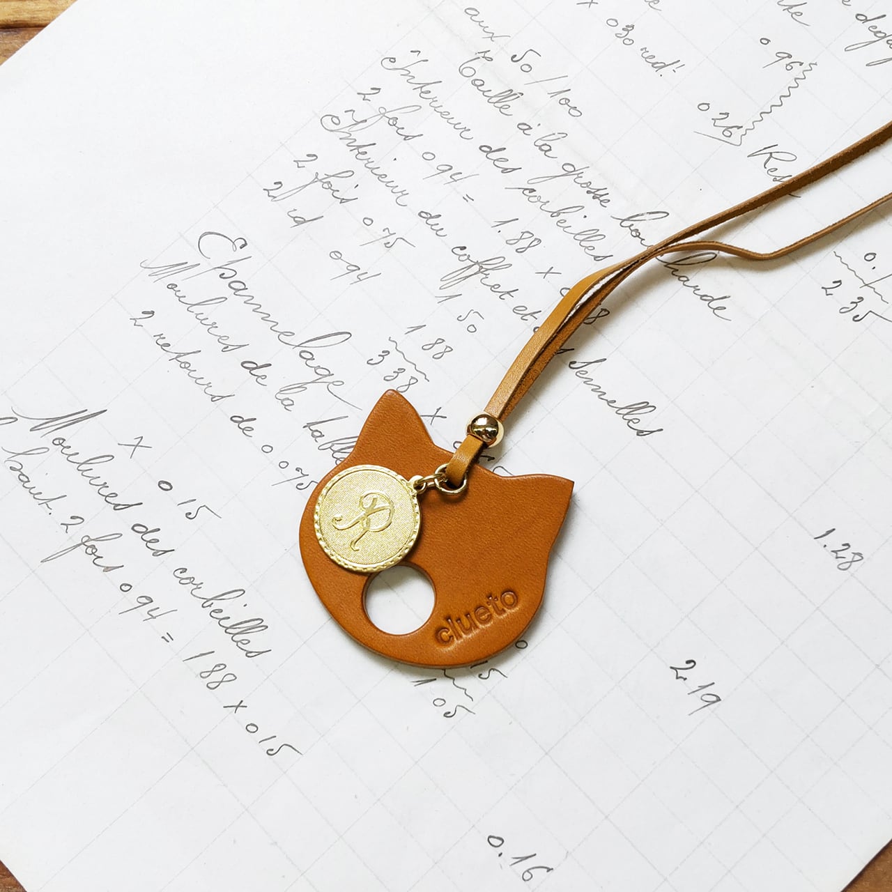 ネコglasses holder（メガネホルダー、イニシャルチャーム付き）:全7