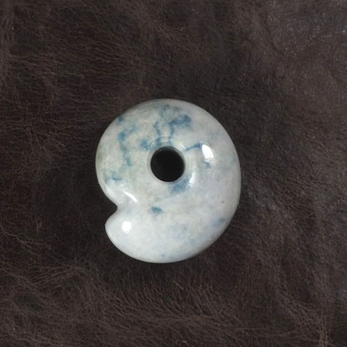 糸魚川翡翠 青さし ヒスイ まる勾玉  15.6g Itoigawa Blue marble Jadeite Magatama