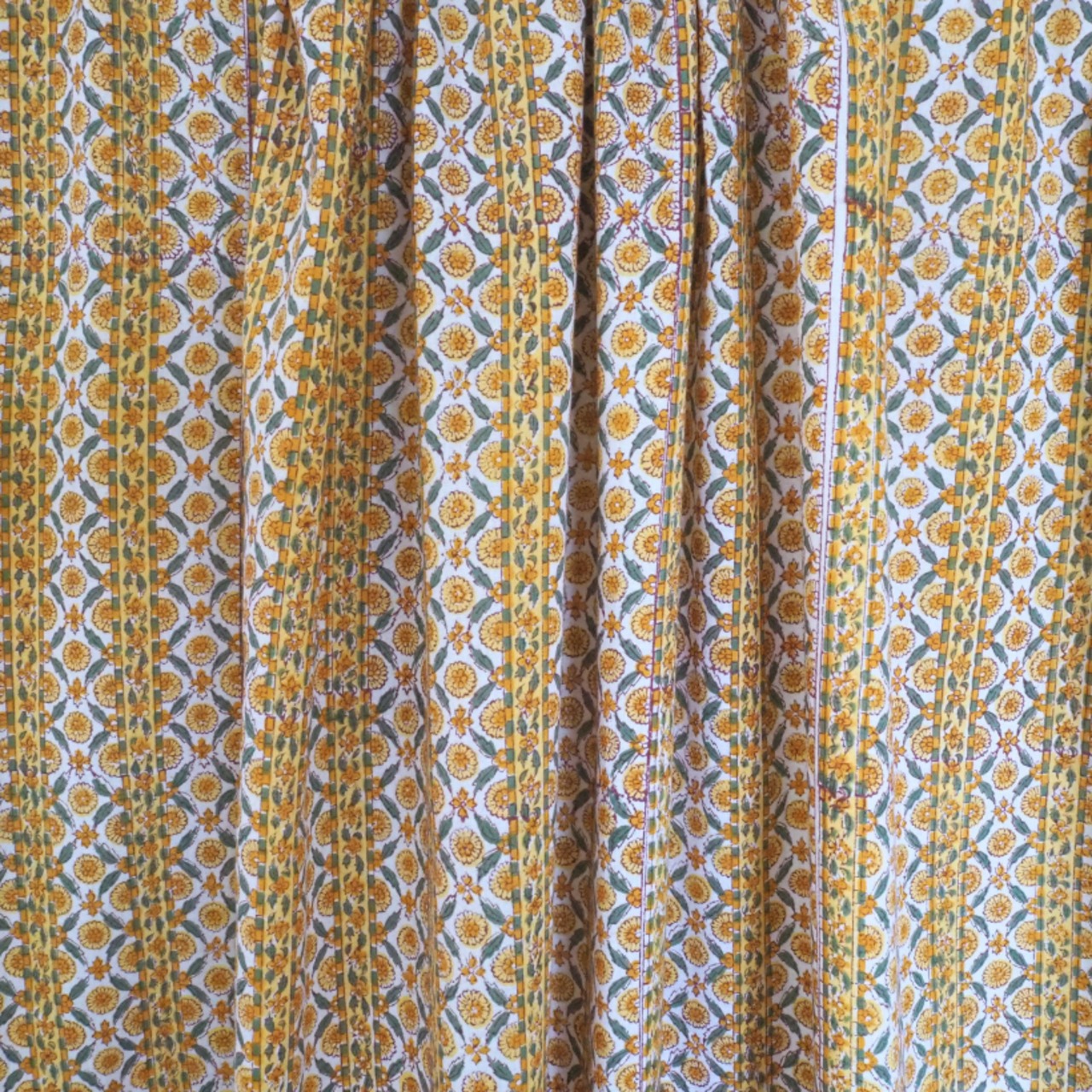 ブロックプリント生地【50cm単位】インド綿  ストライプ柄 イエロー×白×カーキ #58432-YL2