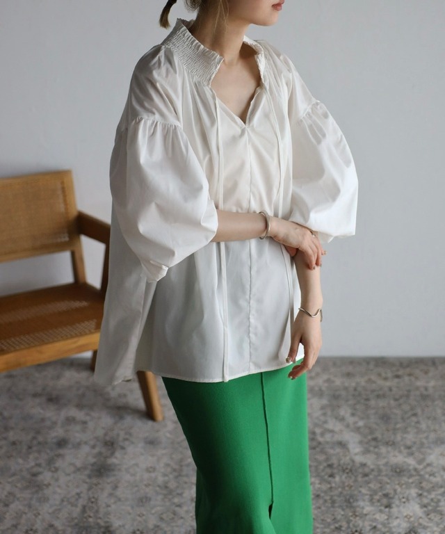 バルーンスリーブシャーリングブラウス