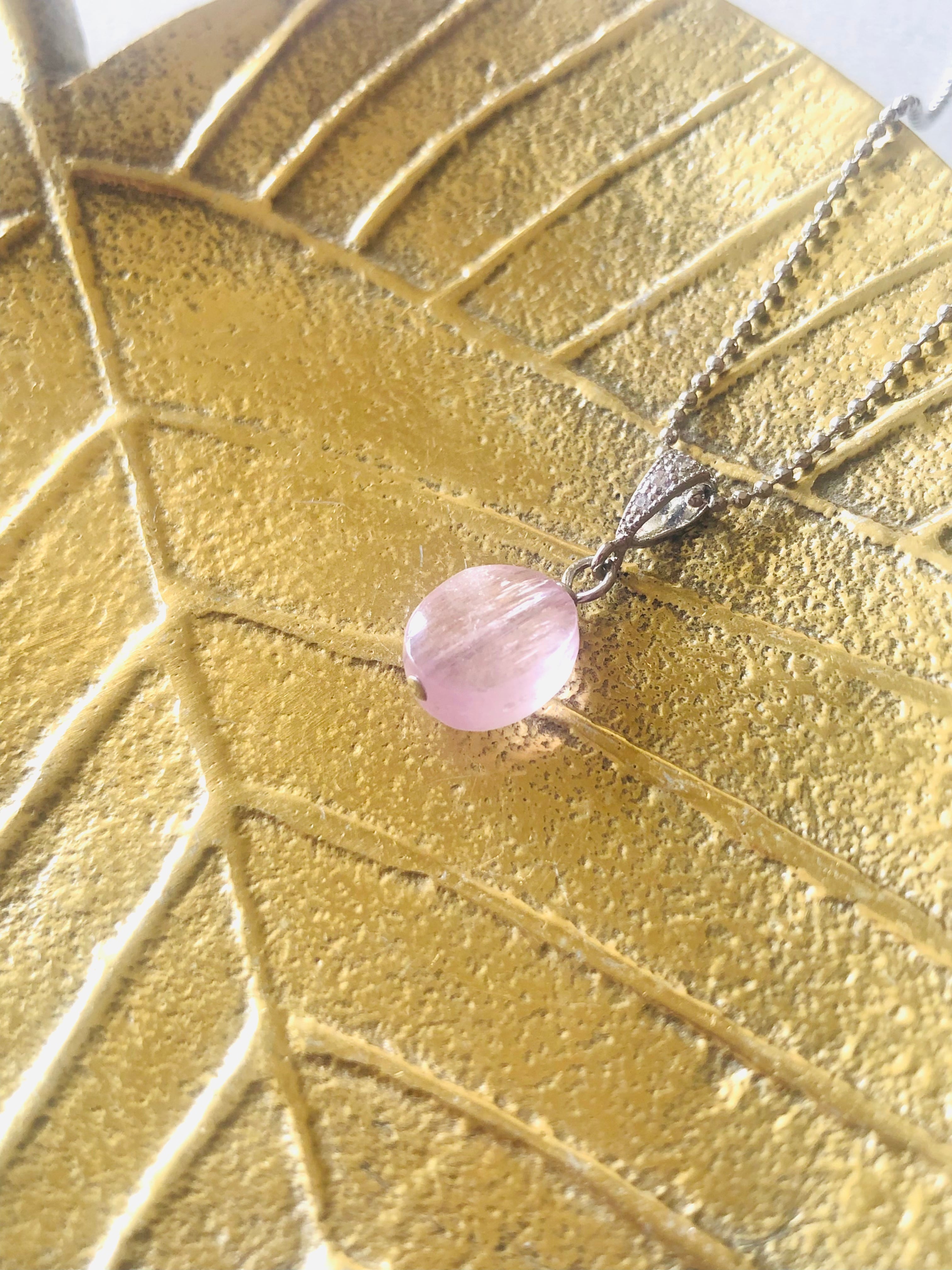 無償の愛の象徴*クンツァイトのネックレス