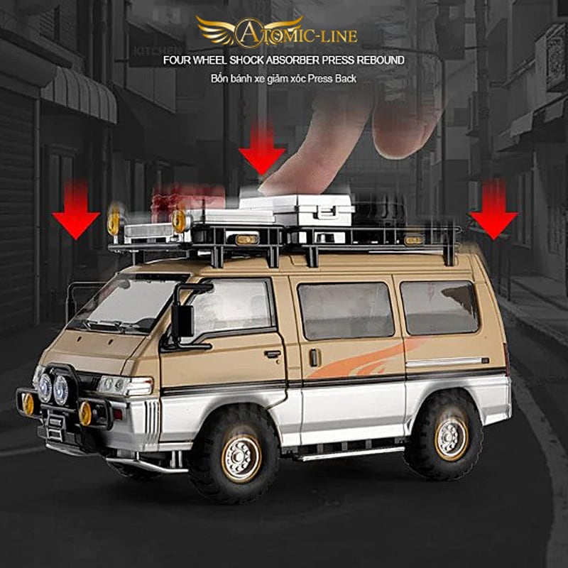 三菱 DELICA デリカ 1/24 ミニカー 全2色 ライト点灯 エンジンサウンド