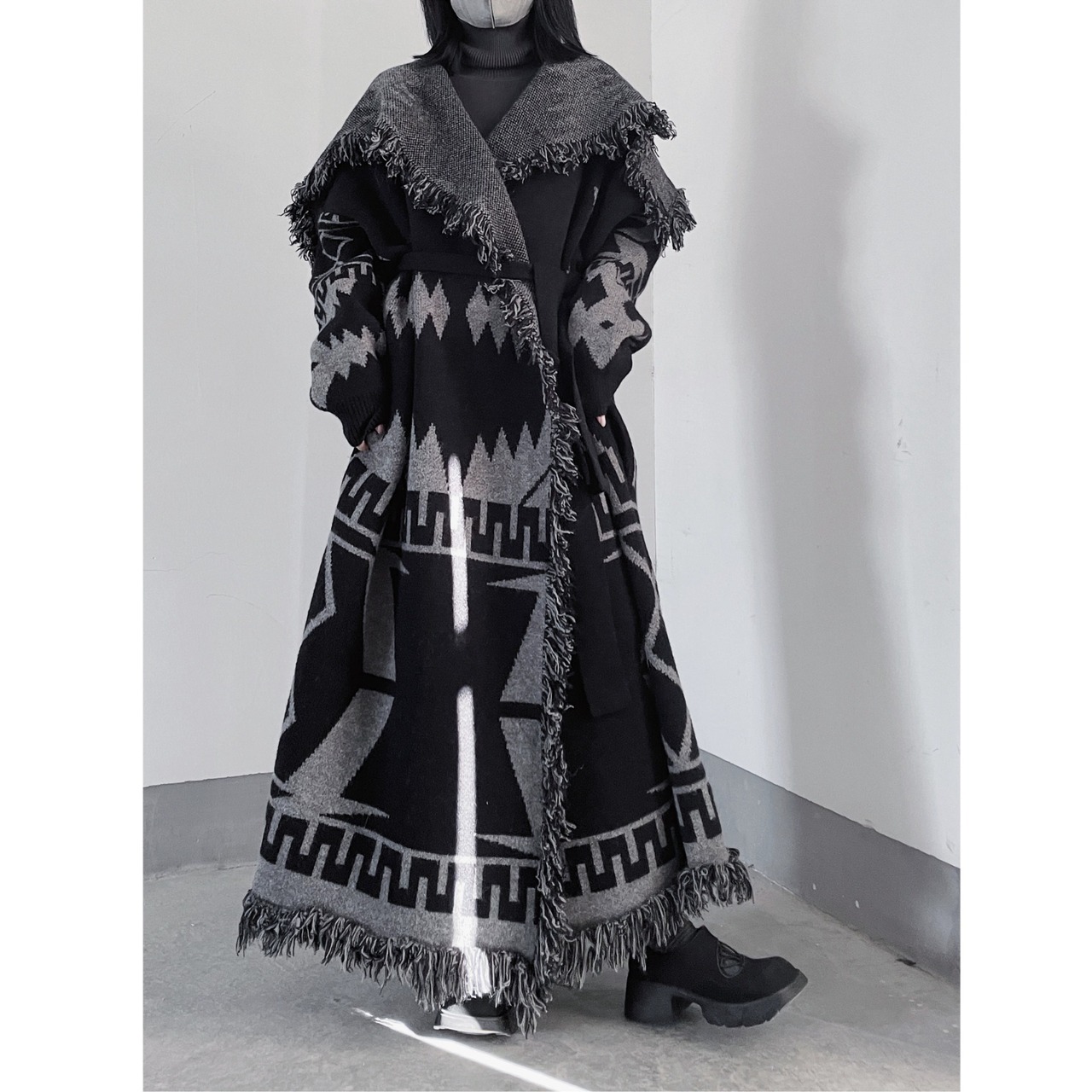 魔女の旅路～風を纏うフリンジニット～M24143