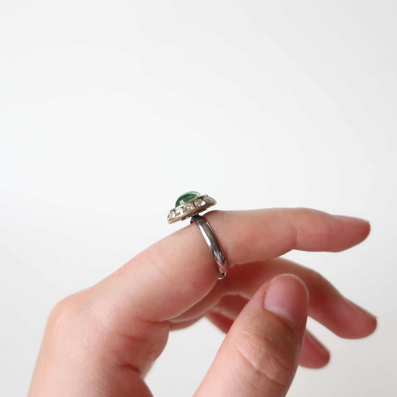 湯屋の支配人 (light green)