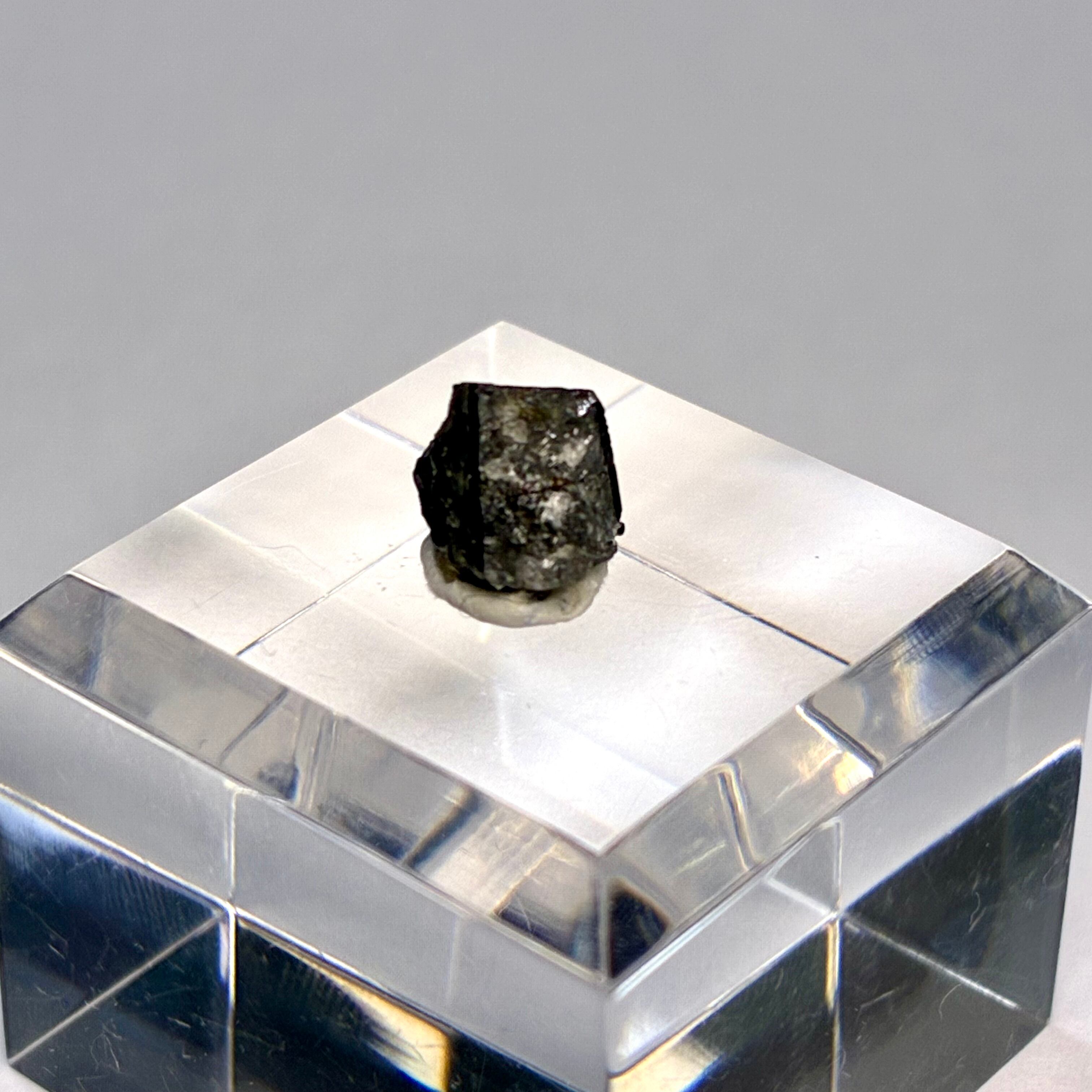 ロシア産トルマリン 【一点物】 原石 鉱物 天然石 パワーストーン (No