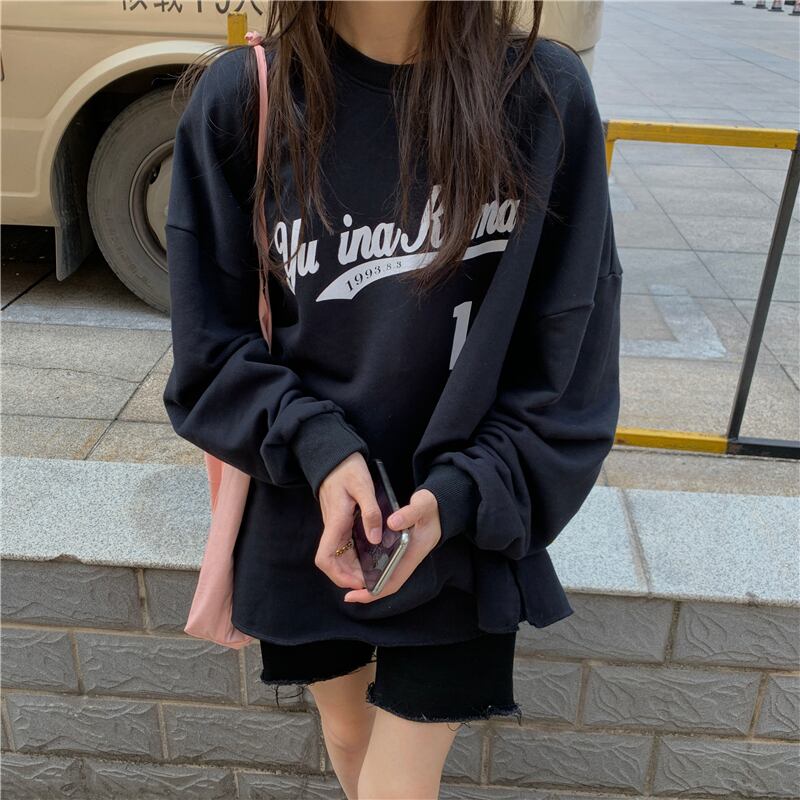 怠惰なスタイルのルーズレタープリント長袖セーター女性の2020年秋新しいブラックインタイドトップ ブラックストロベリース68520480357