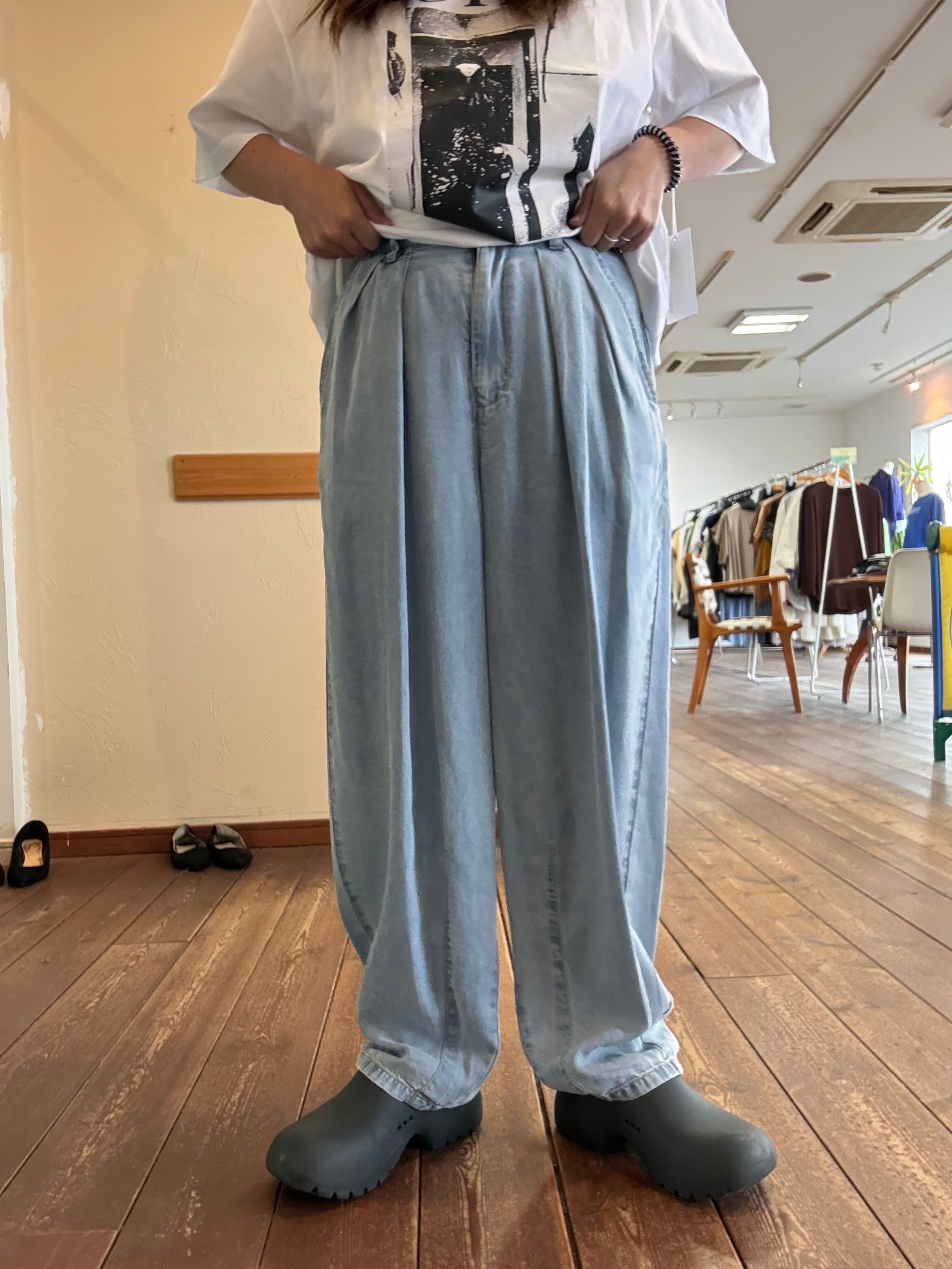 麻混デニムバレルレッグパンツ ayane | ONE+ONE STORE