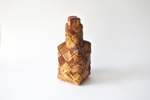 vintage birchbark bottle  /  古い白樺樹皮細工の蓋付きボトル