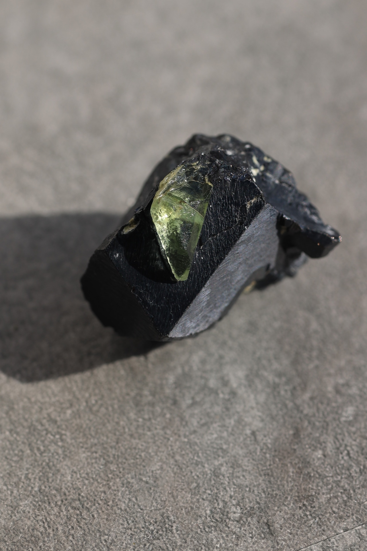 ペリドット「光の芽吹き」Peridot|天然石 原石 鉱物 パワーストーン | PD-A-001