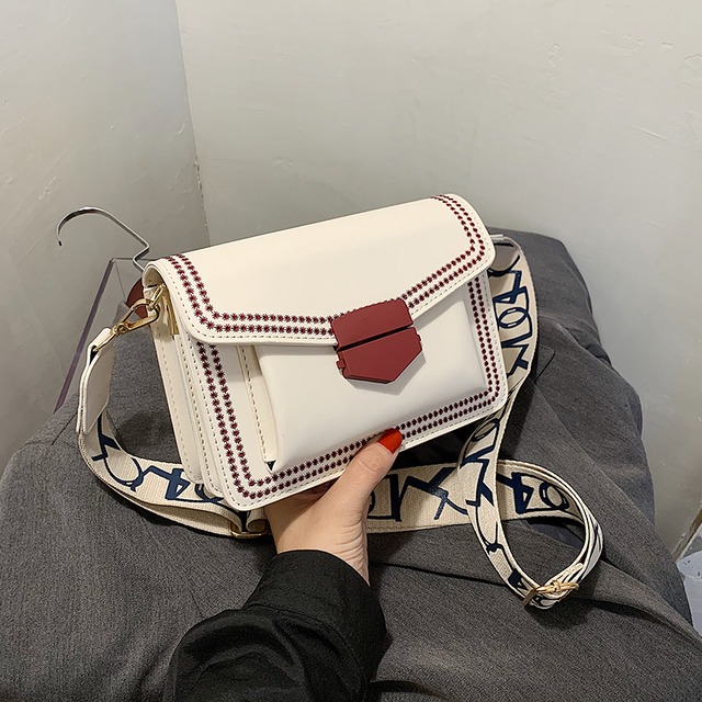 小さなバッグ2020の女性の人気の新しい流行のファッションブロードバンドショルダーメッセンジャーバッグネット赤野生小さな正方形のバッグの感覚 Tiancai_Wing_Bag3079847