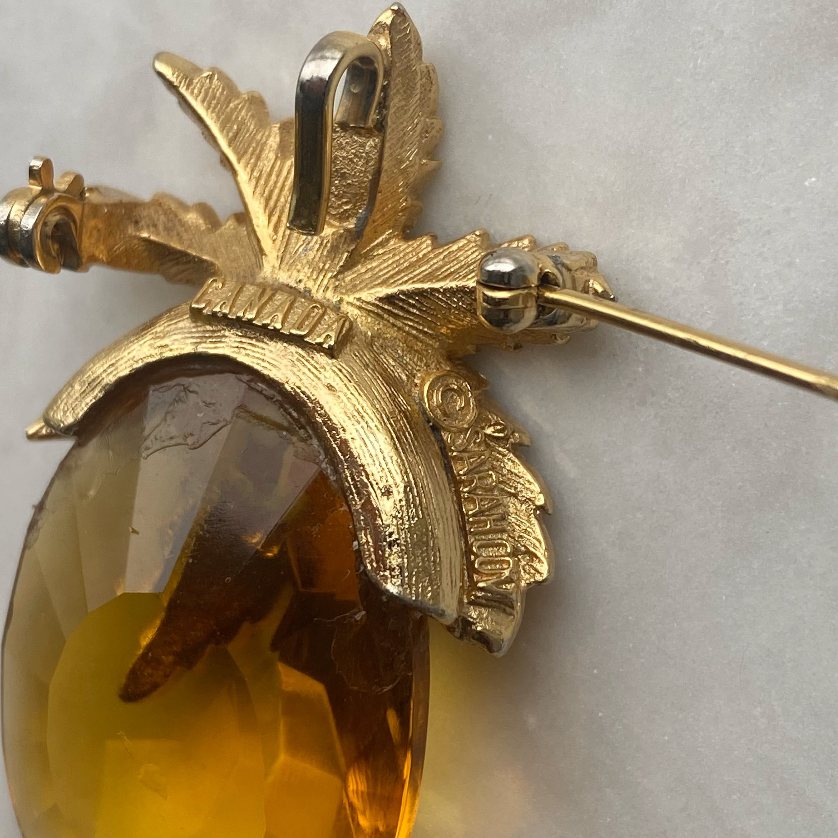 Sarah Coventry Autumn Hazeブローチ・ペンダントヘッド | ARLEQUIN