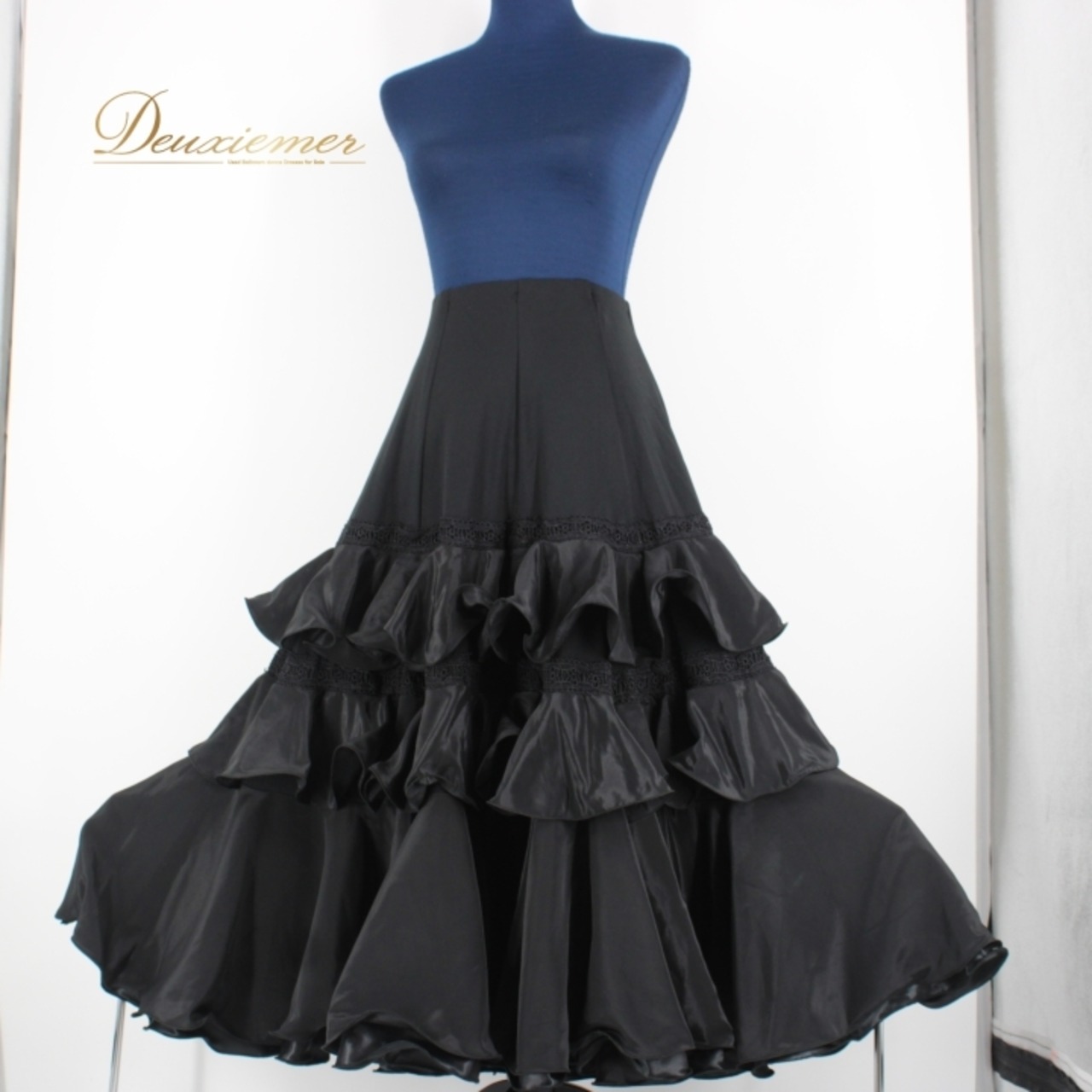 社交ダンス 衣装 スタンダード スカート レッスンウェア 女性用 レディース オールシーズン 黒 ブラック系 無地 シンプル 練習着 レース 花柄 フレア スカート 伸縮性 気品 コスチューム おしゃれ ダンスウェア トレーニング 移動楽 スタイリッシュ