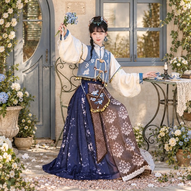 霧庭の白花便り 花刺繍ベストと花柄馬面裙の中華ロリータ3点セット
