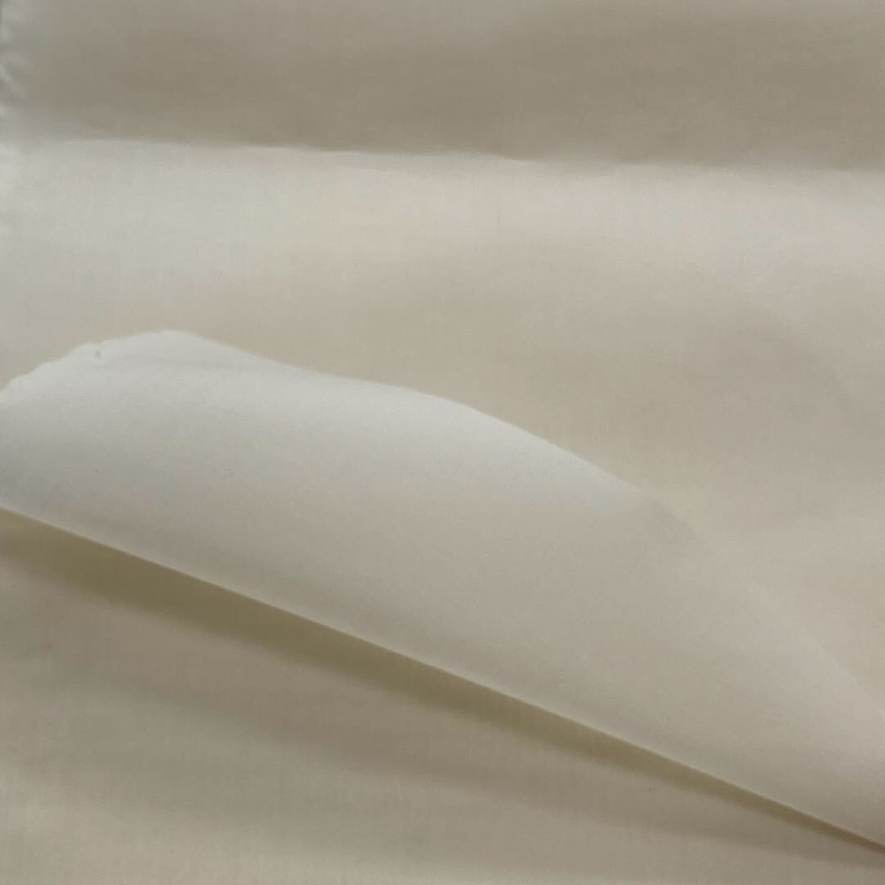 TC336◆3ｍ◆訳あり◆ラスト1点！シルク100％ややコシあり薄手生地◆アイボリー